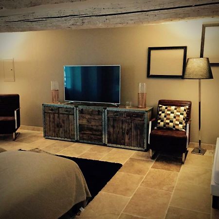 Mas Du Grand Bordes Bed & Breakfast Saint-Laurent-dʼAigouze Dış mekan fotoğraf
