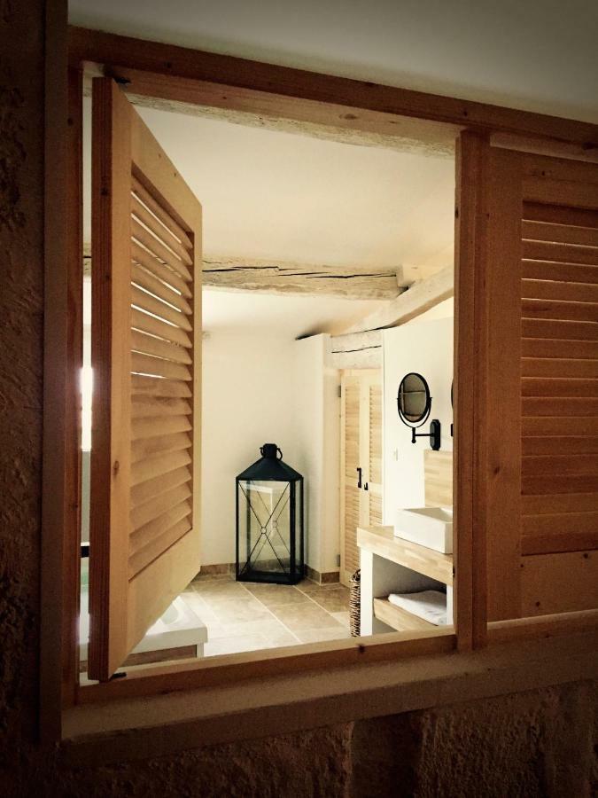 Mas Du Grand Bordes Bed & Breakfast Saint-Laurent-dʼAigouze Dış mekan fotoğraf