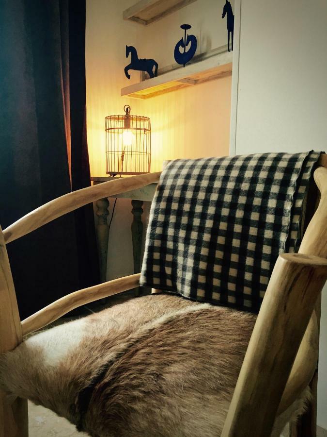 Mas Du Grand Bordes Bed & Breakfast Saint-Laurent-dʼAigouze Dış mekan fotoğraf