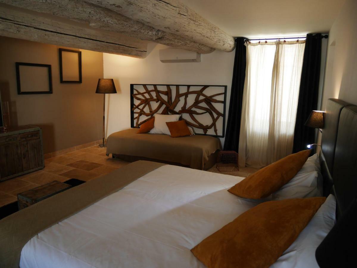 Mas Du Grand Bordes Bed & Breakfast Saint-Laurent-dʼAigouze Dış mekan fotoğraf