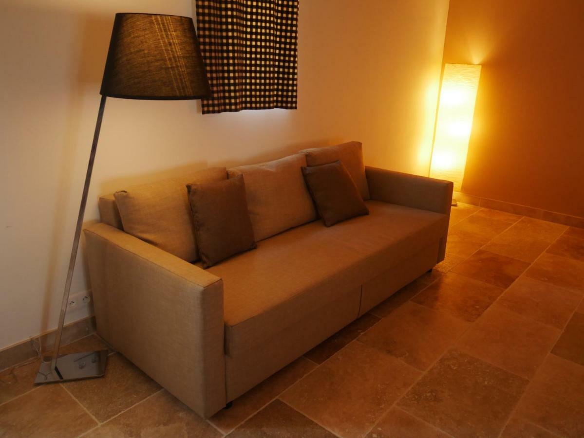 Mas Du Grand Bordes Bed & Breakfast Saint-Laurent-dʼAigouze Dış mekan fotoğraf