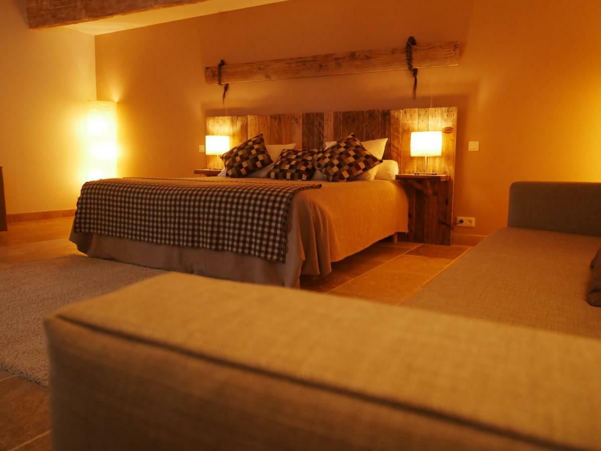 Mas Du Grand Bordes Bed & Breakfast Saint-Laurent-dʼAigouze Dış mekan fotoğraf